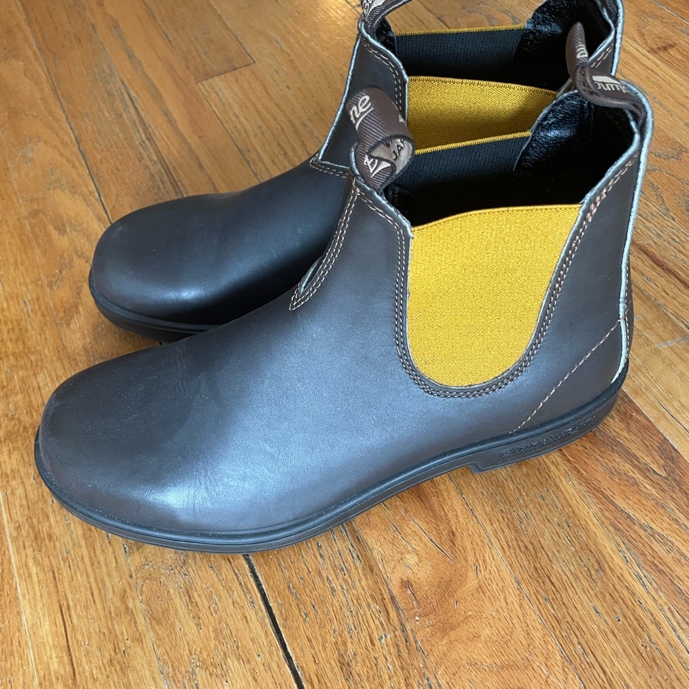 Blundstone Brown and Mustard Chelsea Boots